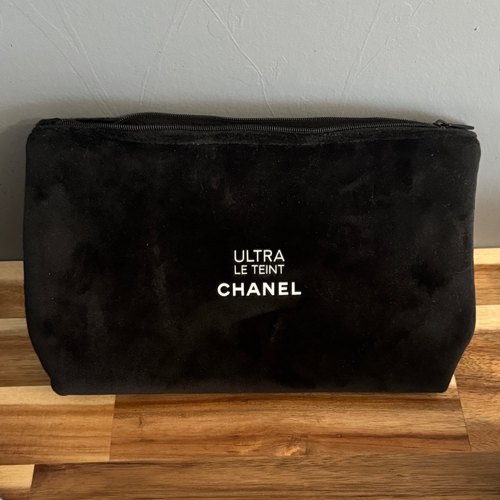 CHANEL Ultra Le Teint Black Toiletry Bag